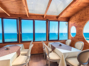 Flamingo Beach Hotel