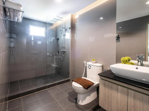 Sinsuvarn Airport Suite