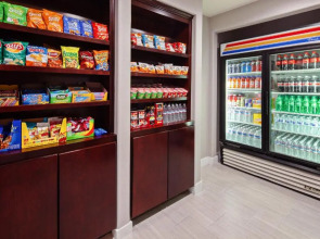 Holiday Inn Express & Suites Hollywood Walk Of Fame