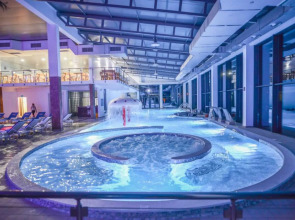 Отель Hollywoodland Wellness & Aquapark