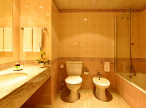 Pestana Village Garden Hotel