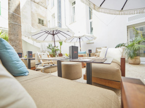 Puro Oasis Urban Hotel