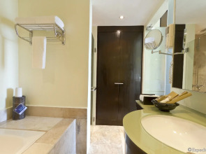 Waterfront Cebu City Hotel & Casino