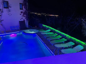 Romantica Hotel Apartments