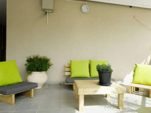 Ha-Carmel Market Apartment