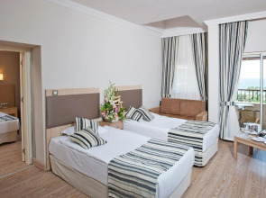 Отель Rich Melissa 