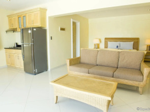 Lingganay Boracay Hotel Resort