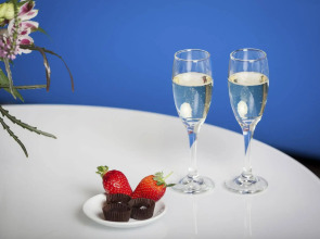 PLAY Seaport Suite Hotel TLV