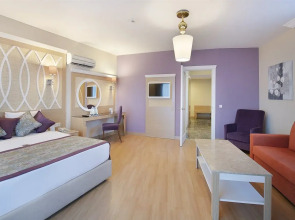 Quattro Beach Spa & Resort Hotel