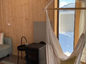 Черный домик