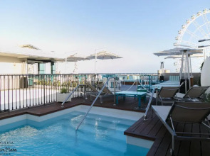 Отель Room Mate Valeria