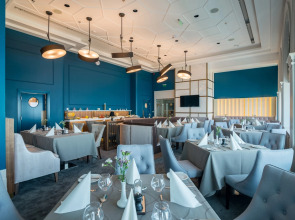 INTERNATIONAL Hotel Casino & Tower Suites