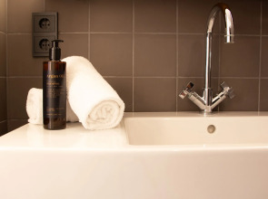 Numa Berlin Weinmeister