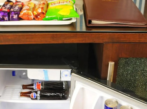 Hotel The Pearl - Newly Renovated in City Centre