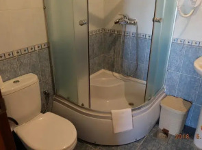 Lazurniy Guest House