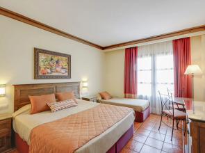 Отель PortAventura El Paso - Theme Park Tickets Included