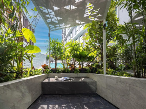 Travelodge Phuket Town