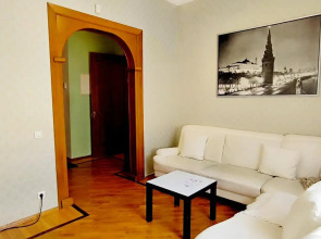 Tverskaya Street (Тверская Стрит) на улице Тверская 6 строение 1