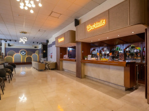 Hotel Parasol by Dorobe