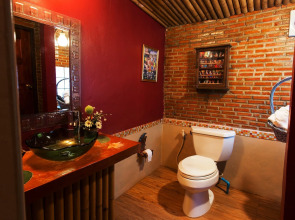 Kaengkrachan Boathouse Paradise Resort