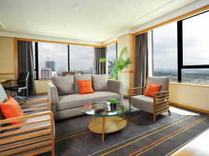 Renaissance Riverside Hotel Saigon