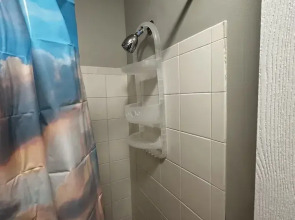 2 BR con patio por el centro comercial