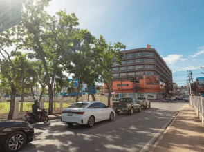 B2 Surat Thani Boutique & Budget Hotel