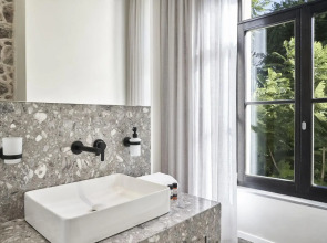 NLH MONASTIRAKI - Neighborhood Lifestyle Hotels