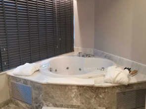 Golden Royal Hotel & Spa