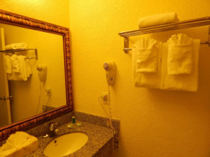 North Miami Beach Gardens Inn & Suites