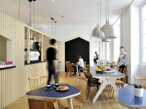 Away Hostel & Coffee Shop