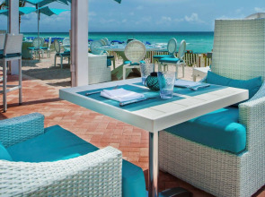 Trump International Beach Resort