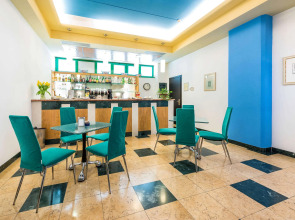 West Point Airport Hotel