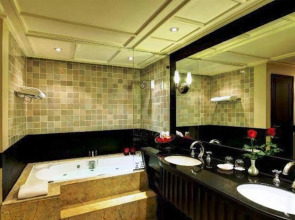 Radisson Hotel Chateau de Bangkok