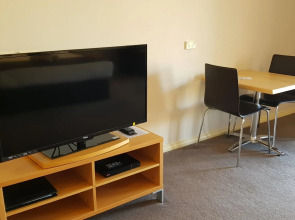 Golden Reef Motor Inn