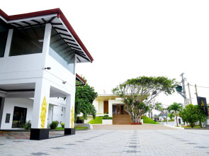 Golden Star Beach Hotel