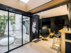 Hotel Les Bulles de Paris