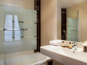 Premiere Classe Paris Ouest - Pont De Suresnes