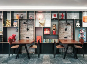 Отель citizenM Paris Champs-Élysées