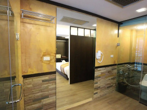 Phi Phi Nice Beach Hotel Hip