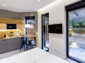 Teanna Lux Apartments