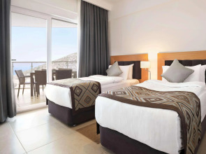 Ramada Hotel & Suites by Wyndham Kusadasi