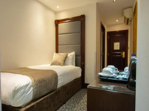 Hyde Park International