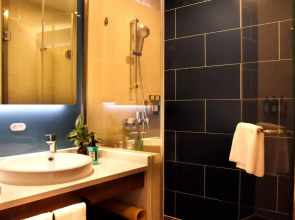 Holiday Inn Express Shanghai Gubei by IHG