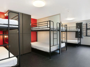 Space Hotel - Hostel