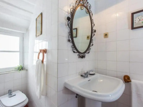 Alfama Sunny & Typical Apartment, By TimeCooler