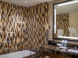 VOGO Abu Dhabi Golf Resort & Spa