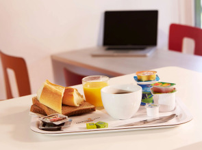 Premiere Classe Orange