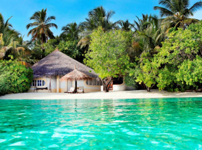 Nika Island Resort & Spa