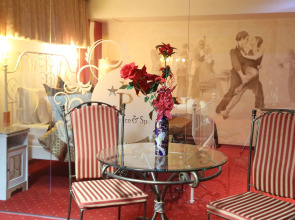 Grand Pier Hotel Old Town